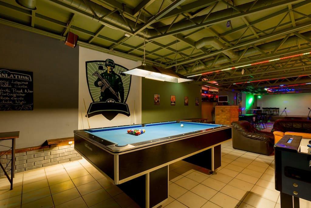 The Bachelor Bar - Bunker | Private Club Villa Budapest Bagian luar foto