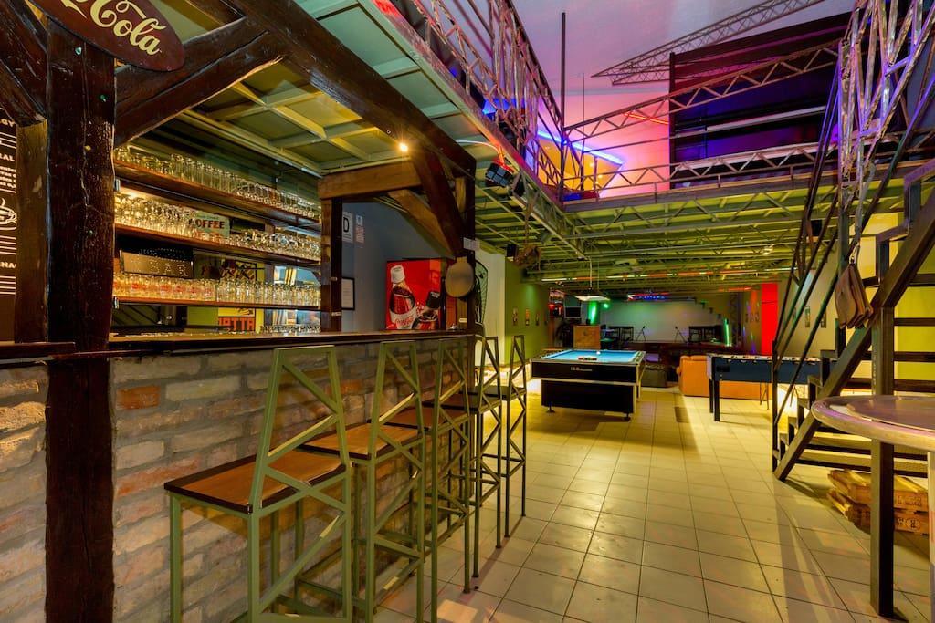 The Bachelor Bar - Bunker | Private Club Villa Budapest Bagian luar foto